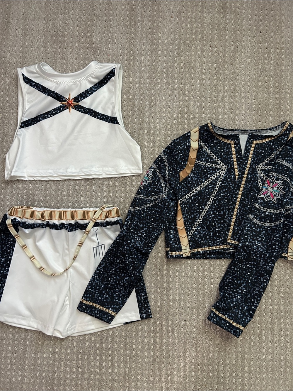 Rumi KPop Huntrx Costume Set - White & Navy size 4/5 toddler/kids